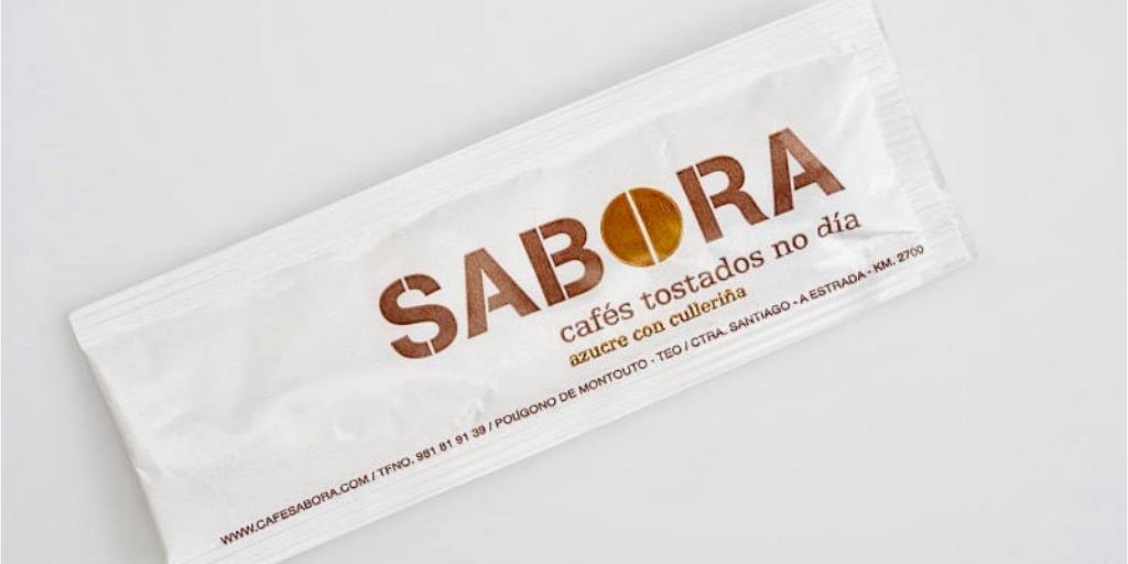 Sobre de azucre con culleriña de Cafés Sabora